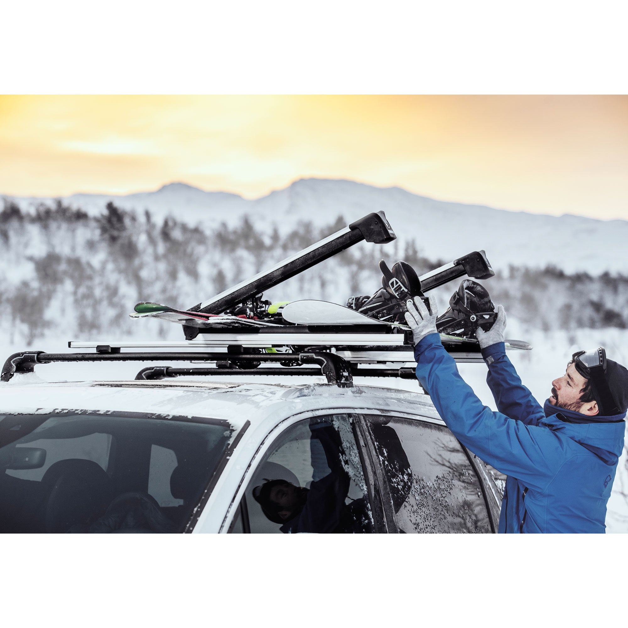 Thule SnowPack Extender Ski/Snowboard Roof Rack – Outdoorplay